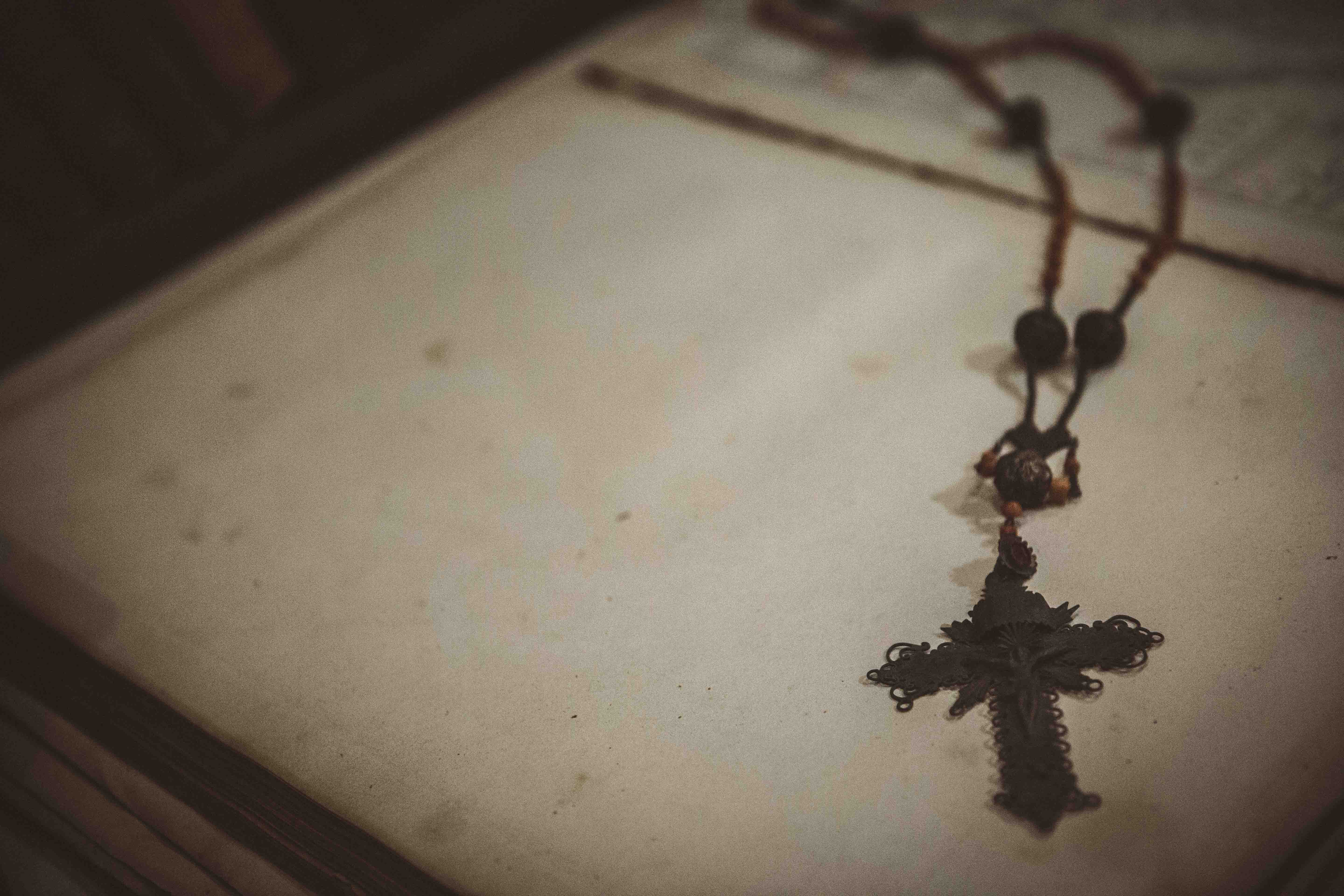 Elegant cross