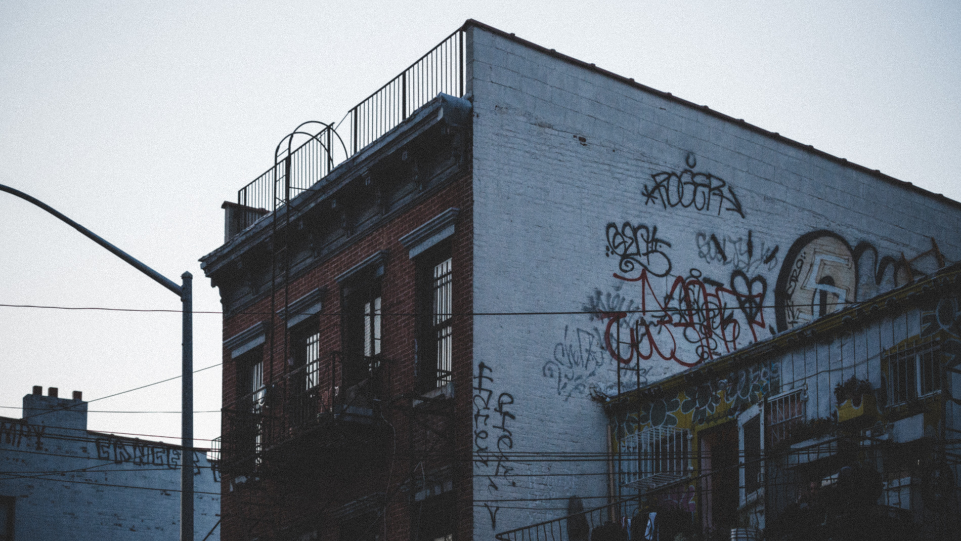 building with graffitti